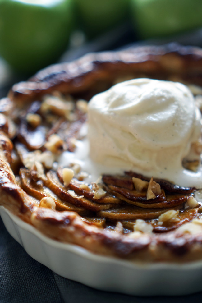 vegan caramelized apple tart